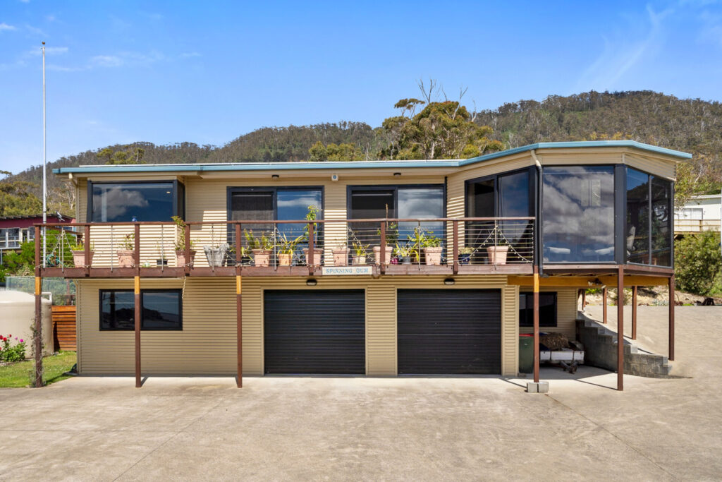 Vendor – Eaglehawk Neck property